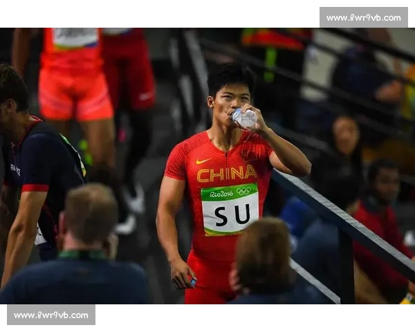 苏炳添突破极限挑战百米赛道创造历史新纪录精彩瞬间回顾